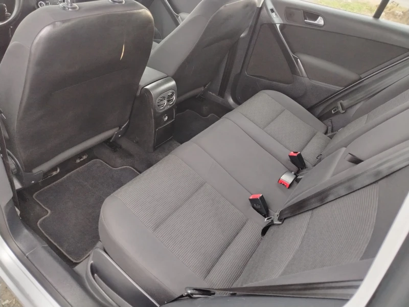 VW Tiguan 2.0-140 КС 4MOTION, 6СК, NAVI, снимка 13 - Автомобили и джипове - 53100313