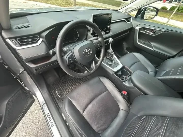Toyota Rav4 Hybrid Limited | AWD | Обдухване | 360 | Шибидах |, снимка 4 - Автомобили и джипове - 55646264