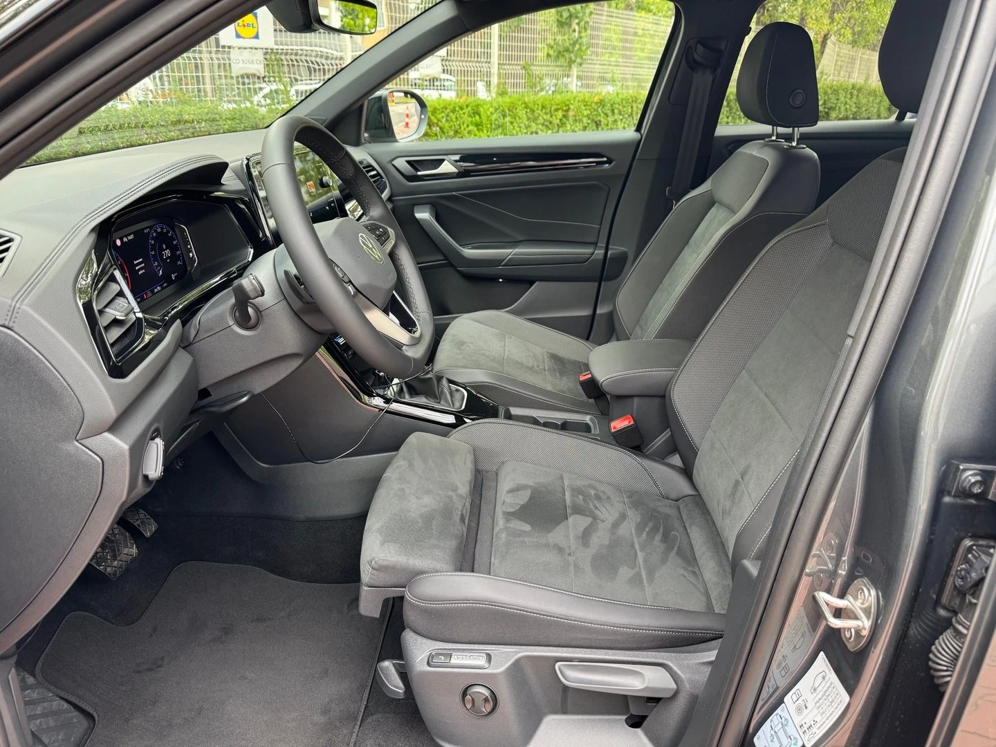 VW T-Roc VW T- Roc Style 1.5 TSI OPF DSG - изображение 5