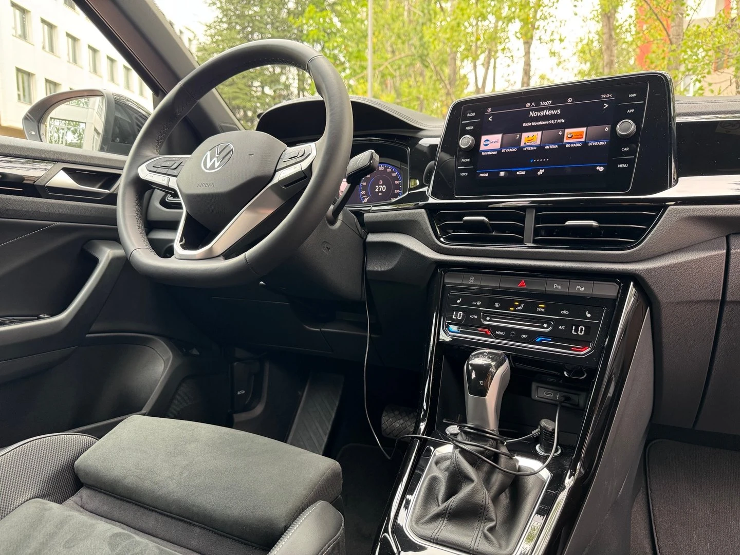 VW T-Roc VW T- Roc Style 1.5 TSI OPF DSG | Mobile.bg � ����������� 10