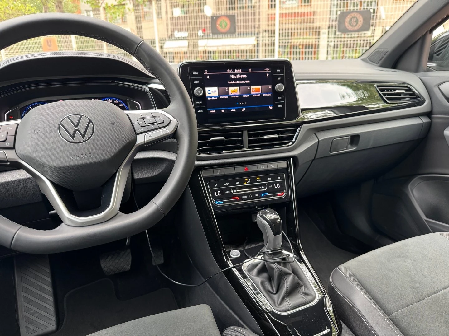 VW T-Roc VW T- Roc Style 1.5 TSI OPF DSG - изображение 6