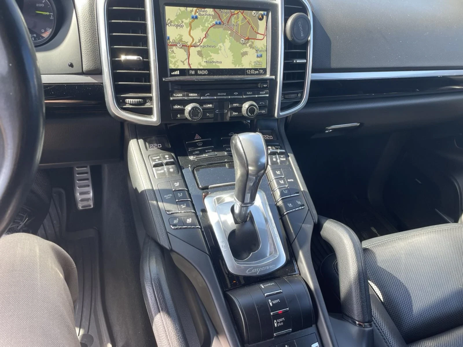 Porsche Cayenne Plug-In, обдухване, 2 компл. Джанти и гуми, снимка 10 - Автомобили и джипове - 53844708