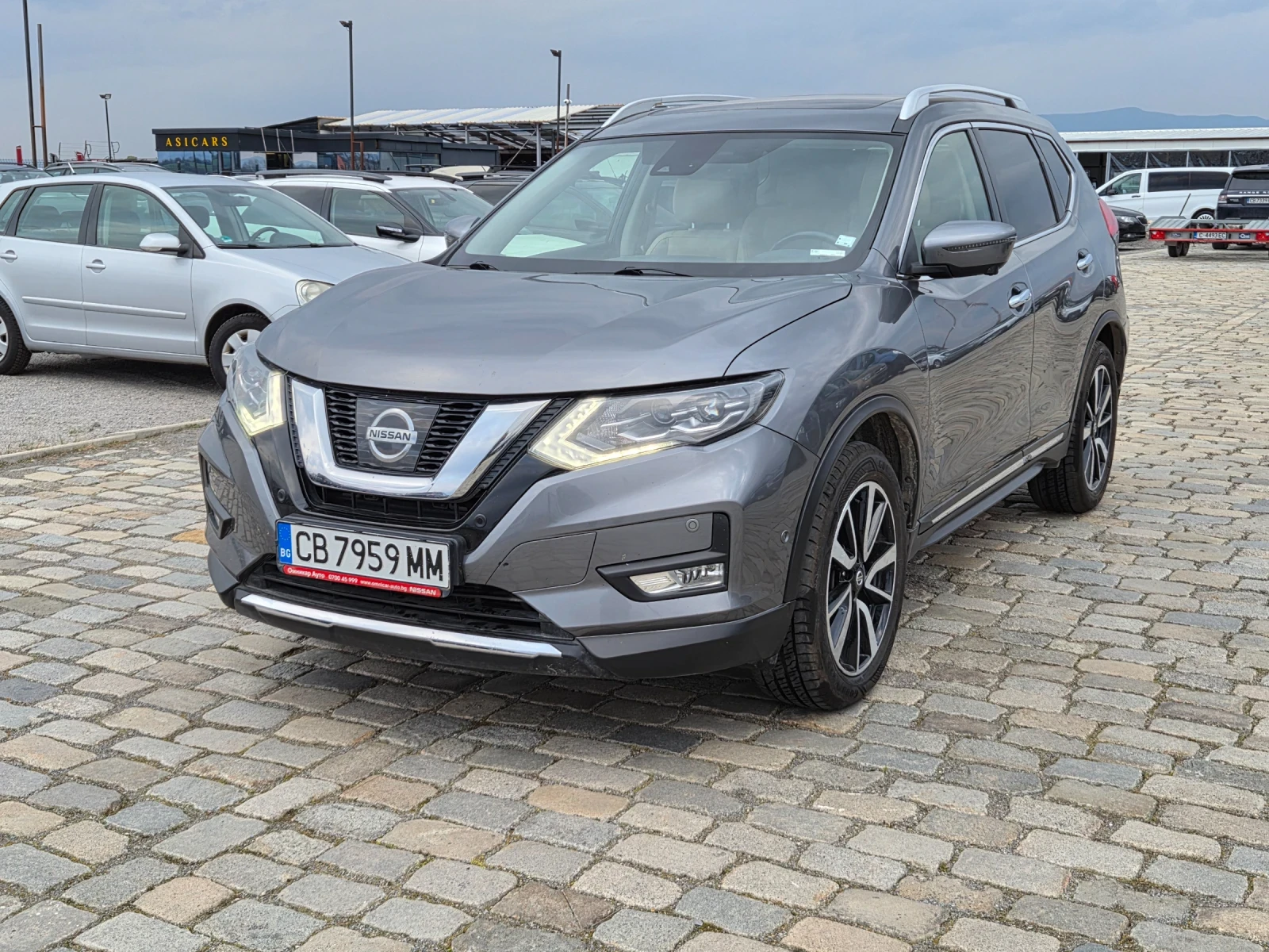 Nissan X-trail 2.0D 177кс Автоматик 4х4 7места TECNA