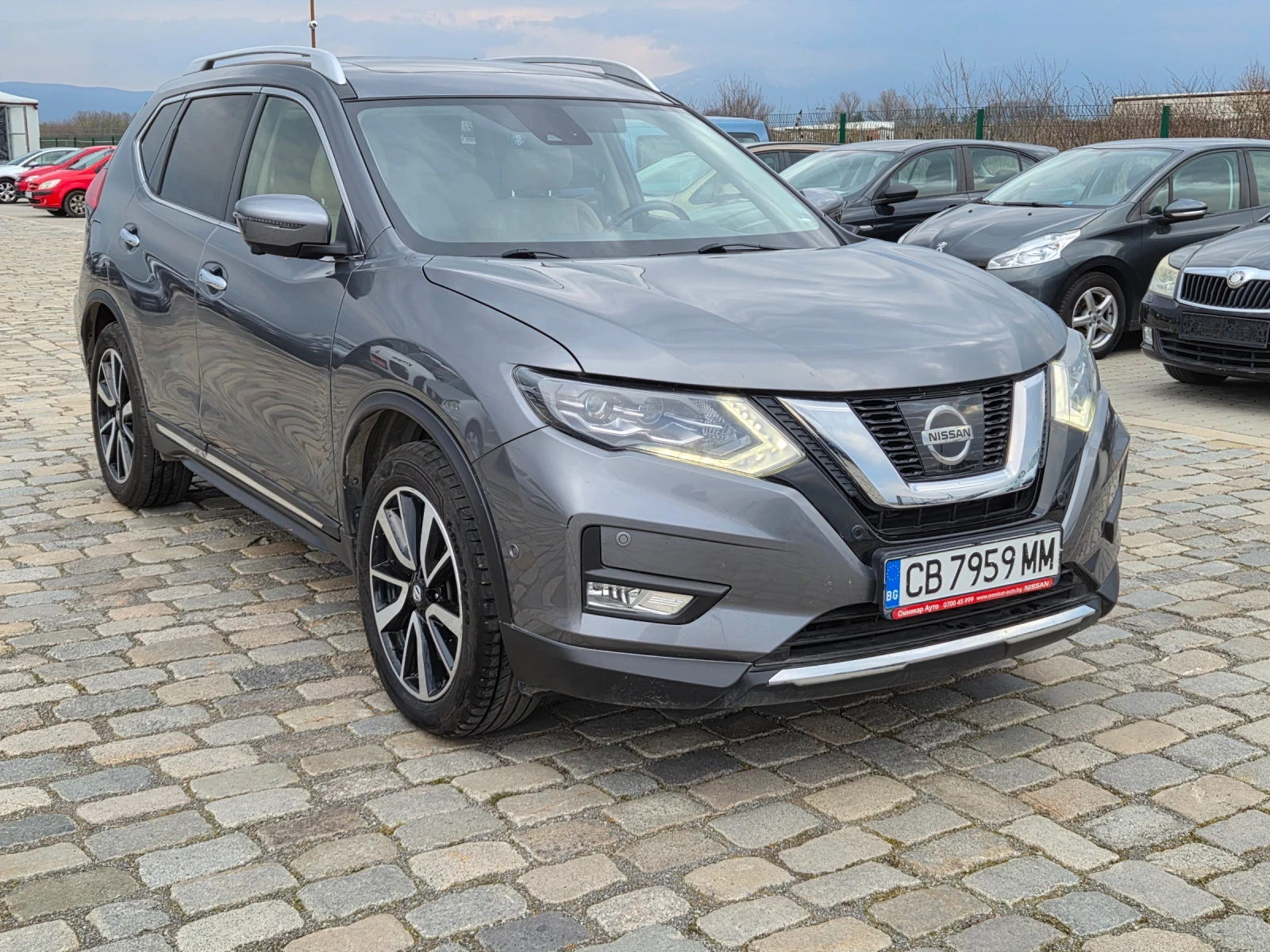 Nissan X-trail 2.0D 177кс Автоматик 4х4 7места TECNA, снимка 3 - Автомобили и джипове - 53964638