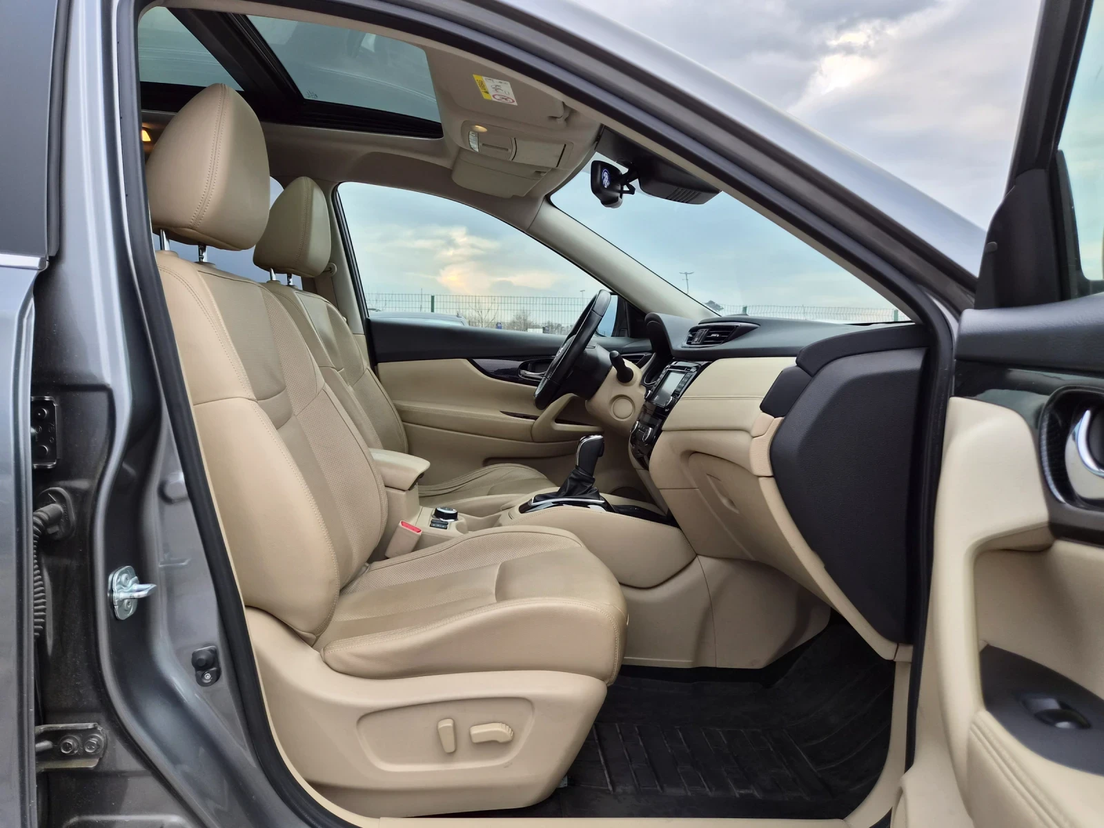 Nissan X-trail 2.0D 177кс Автоматик 4х4 7места TECNA, снимка 10 - Автомобили и джипове - 53964638