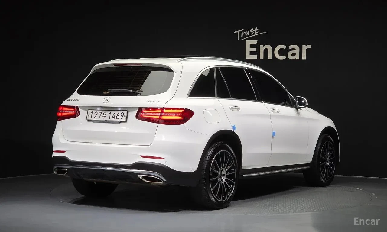 Mercedes-Benz GLC 300 AMG line, 4MATIC, снимка 2 - Автомобили и джипове - 55977824