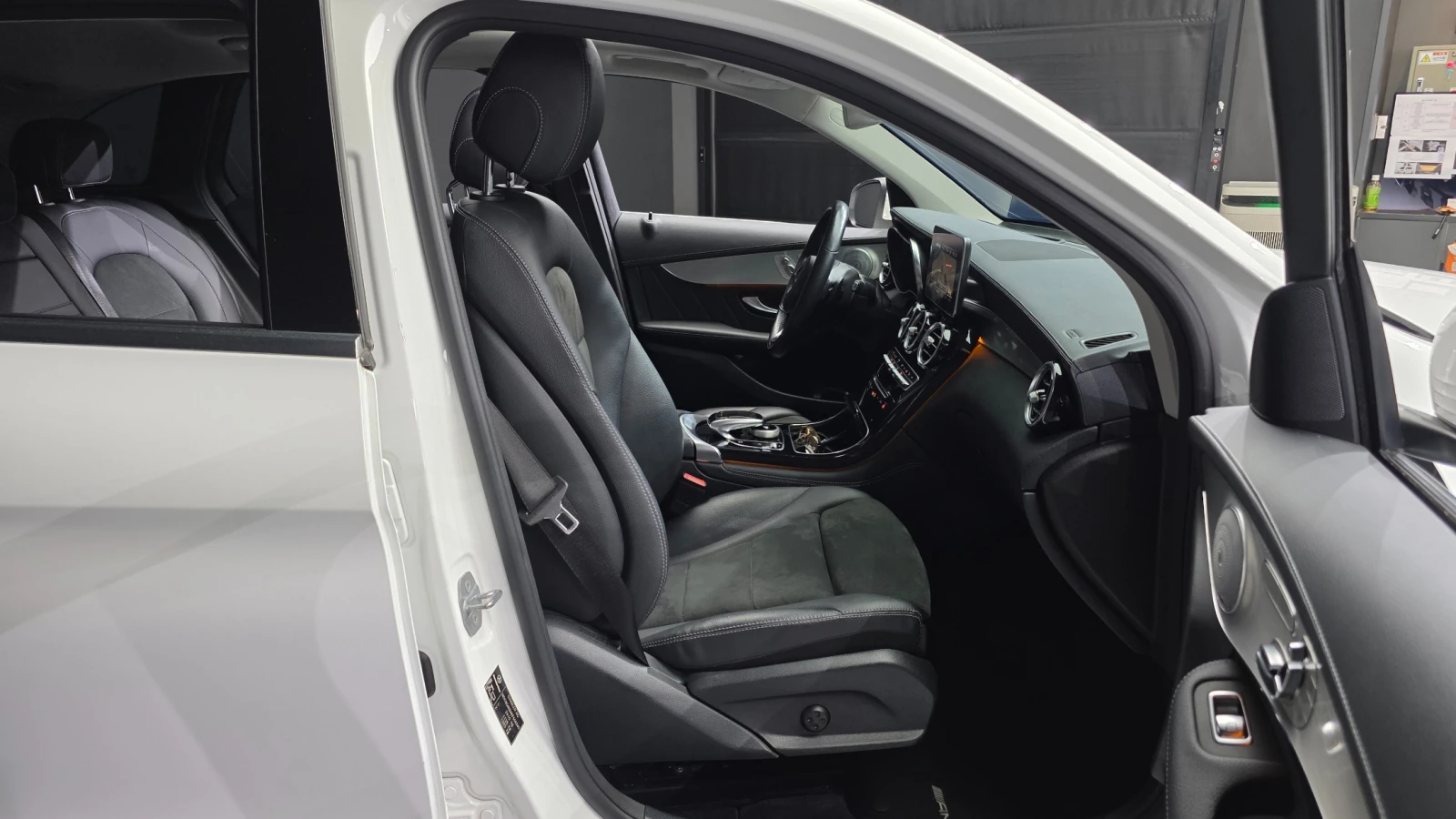 Mercedes-Benz GLC 300 AMG line, 4MATIC, снимка 14 - Автомобили и джипове - 55977824