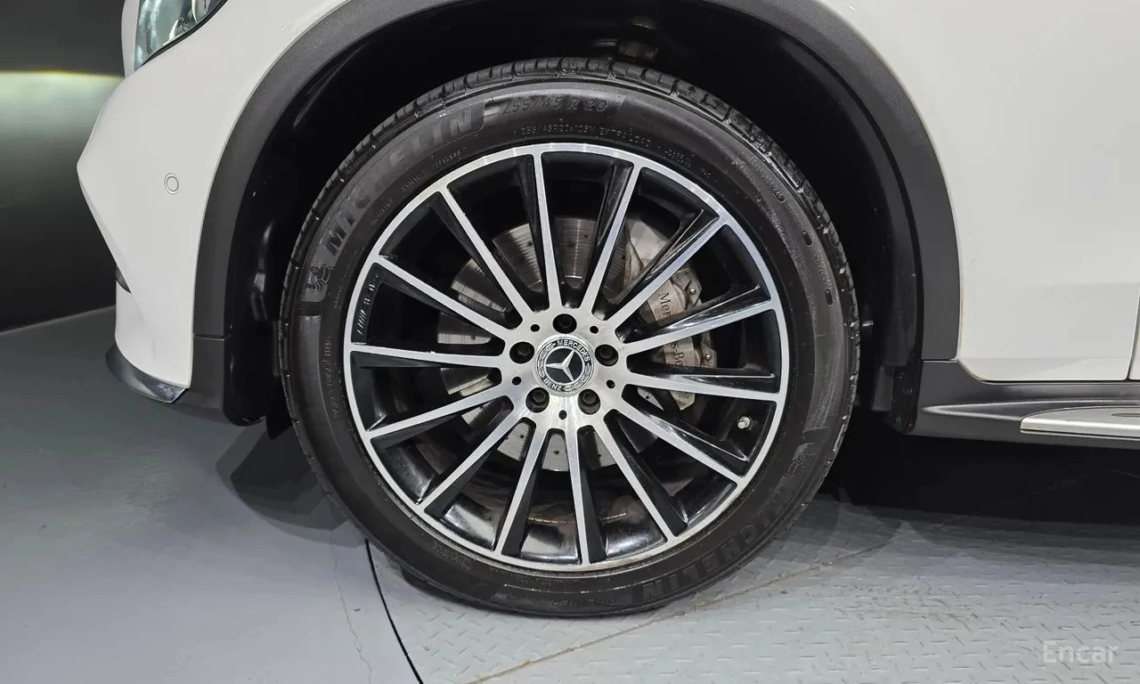 Mercedes-Benz GLC 300 AMG line, 4MATIC, снимка 5 - Автомобили и джипове - 55977824