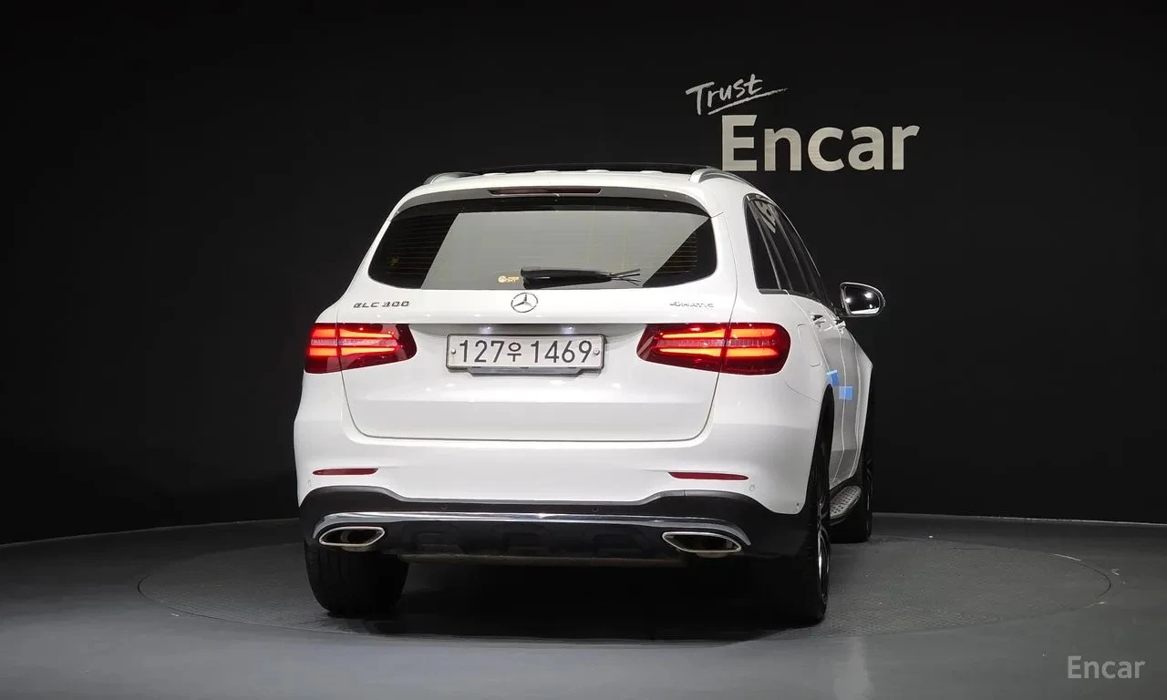 Mercedes-Benz GLC 300 AMG line, 4MATIC, снимка 4 - Автомобили и джипове - 55977824