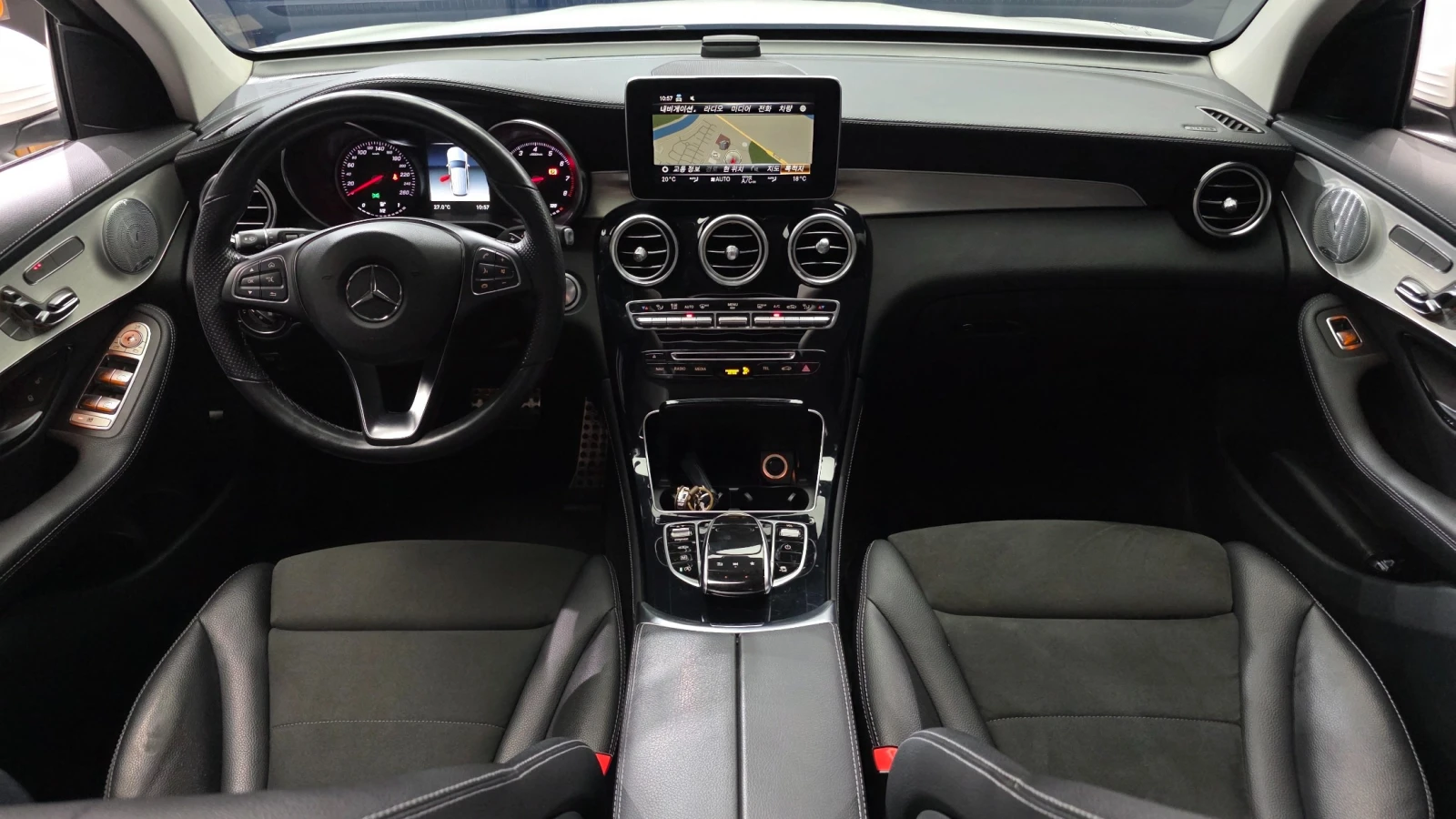 Mercedes-Benz GLC 300 AMG line, 4MATIC, снимка 9 - Автомобили и джипове - 55977824