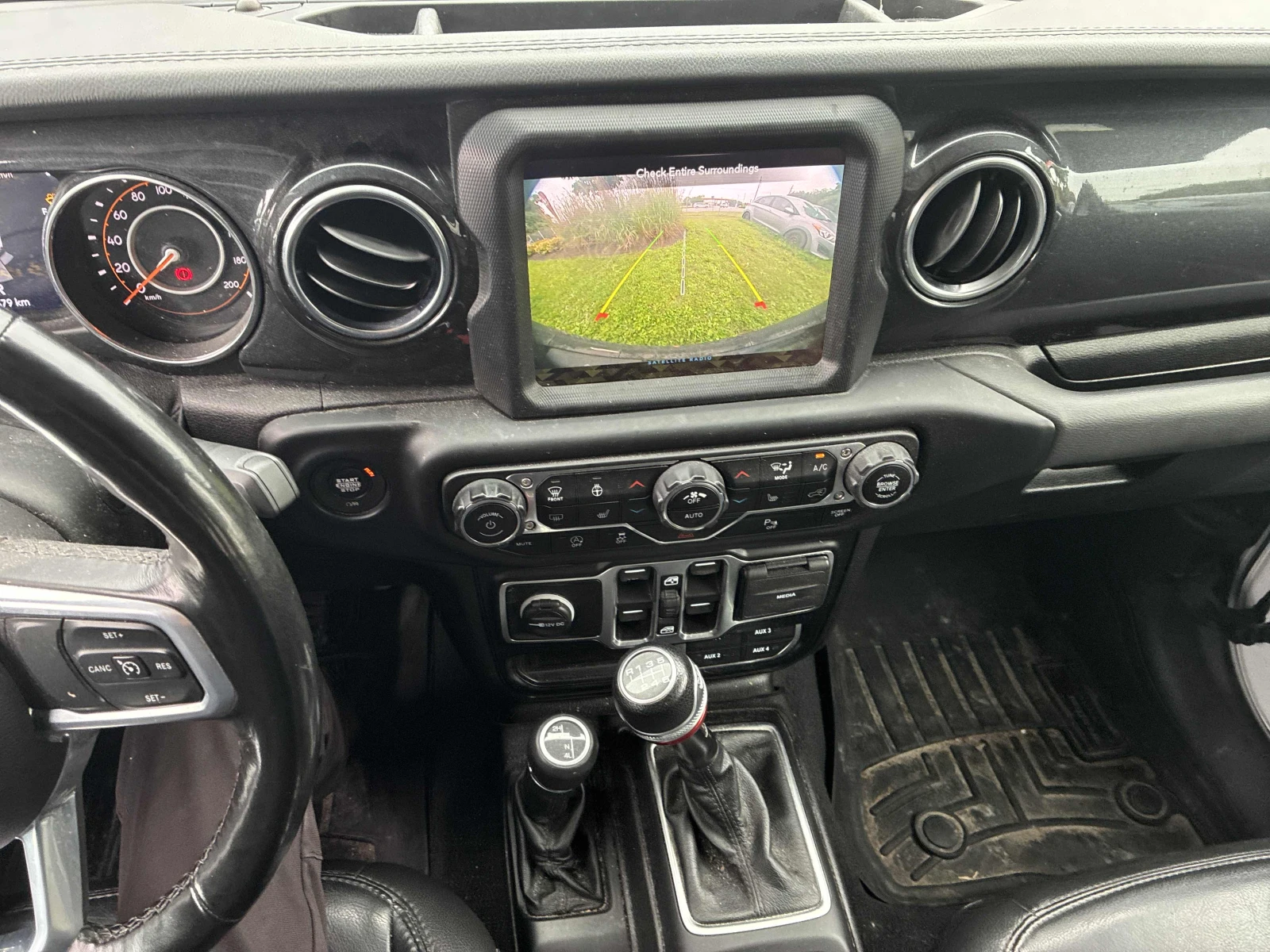 Jeep Wrangler Unlimited Altitude / Carfax / Прогнозна Цена, снимка 9 - Автомобили и джипове - 56150962