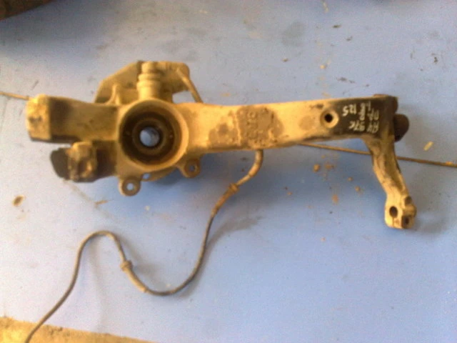 Шенкел преден десен за Ауди А4 1.8 20В 