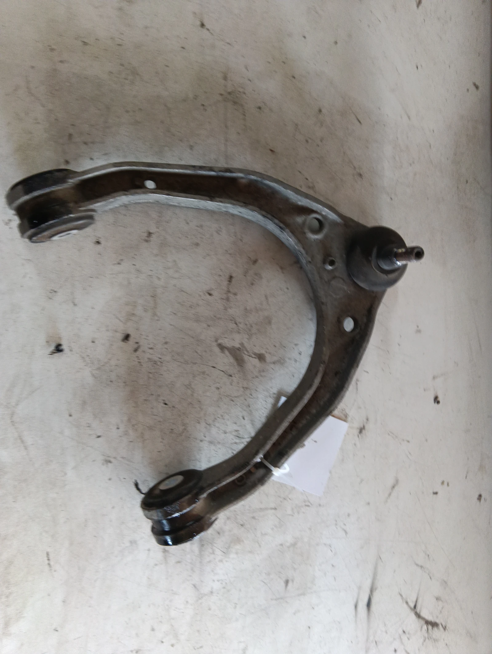 носач преден 7L0407047B Audi Q7