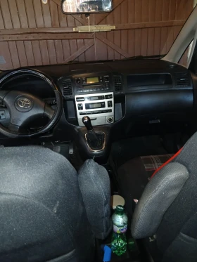 Toyota Corolla verso, снимка 6