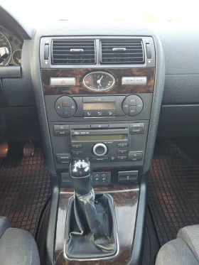 Ford Mondeo 2.0i GHIA, снимка 3