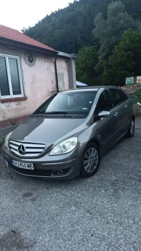     Mercedes-Benz B 200