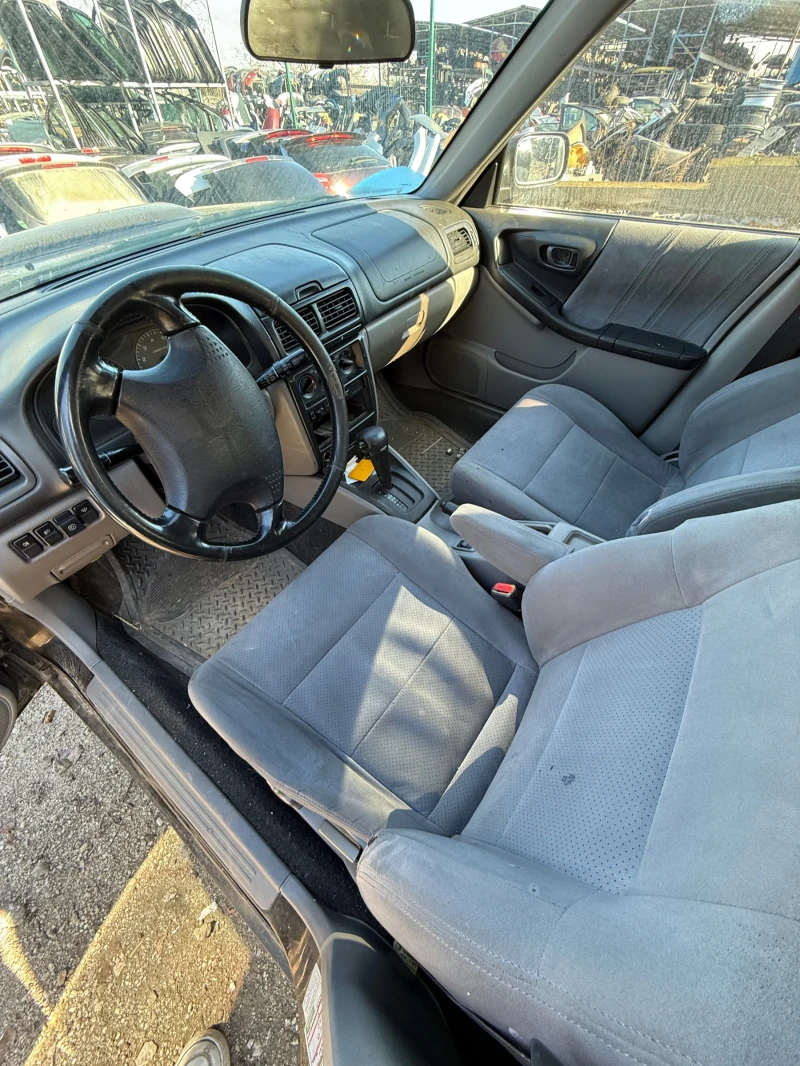 Subaru Forester 2.0i, снимка 6 - Автомобили и джипове - 43312269