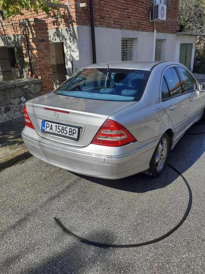 Mercedes-Benz C 180, снимка 2 - Автомобили и джипове - 48012720