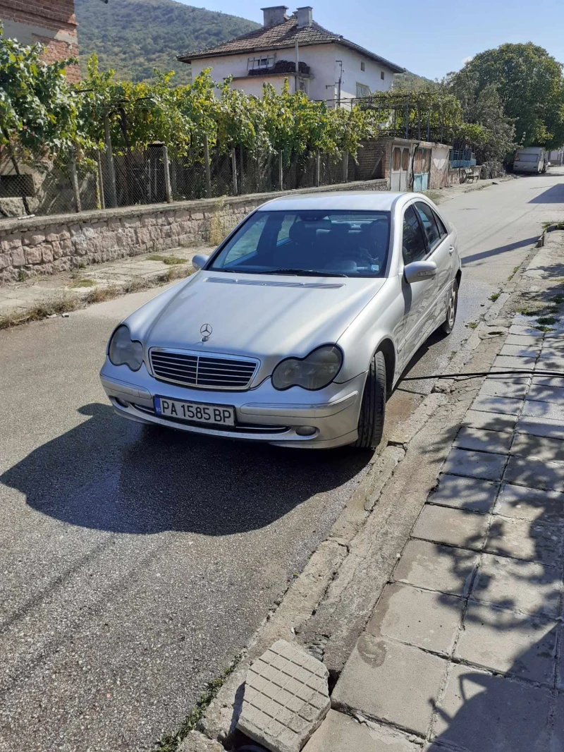 Mercedes-Benz C 180, снимка 4 - Автомобили и джипове - 48012720