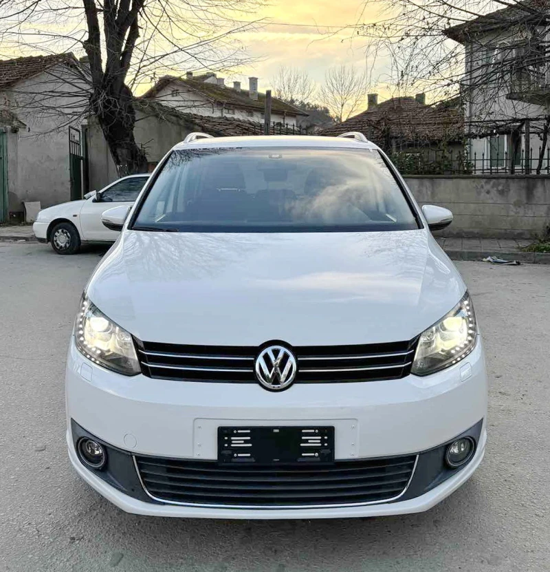 VW Touran 2.0 TDI   140 кс FACELIFT  НОВ ВНОС , снимка 2 - Автомобили и джипове - 48369670