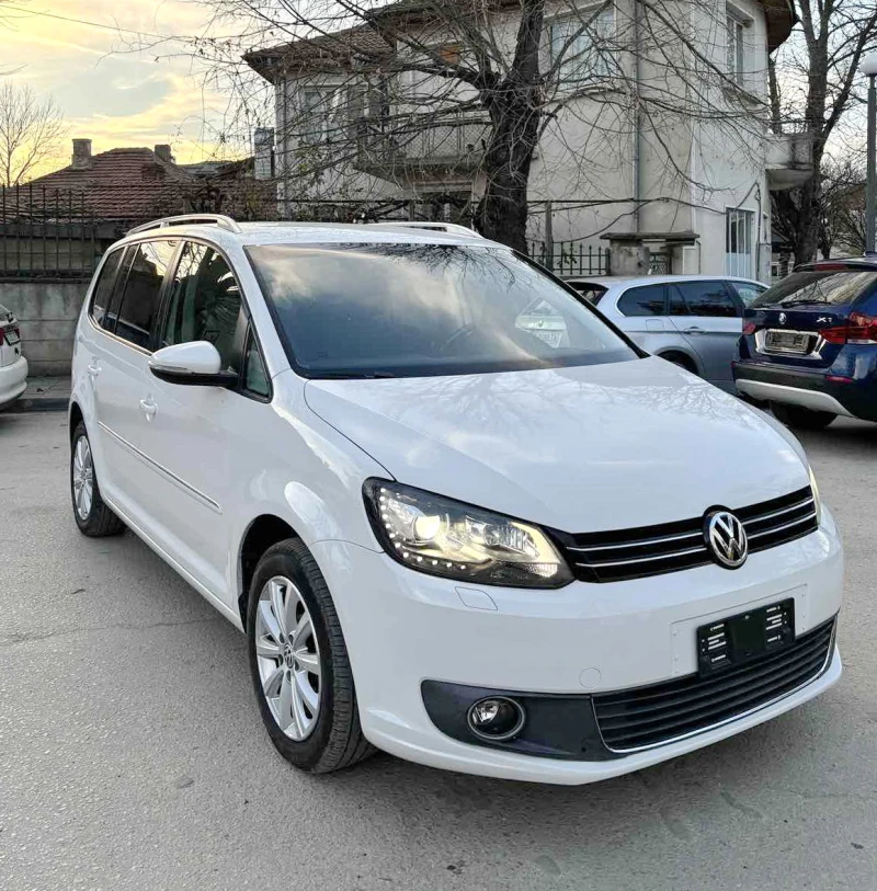 VW Touran 2.0 TDI   140 кс FACELIFT  НОВ ВНОС , снимка 3 - Автомобили и джипове - 48369670