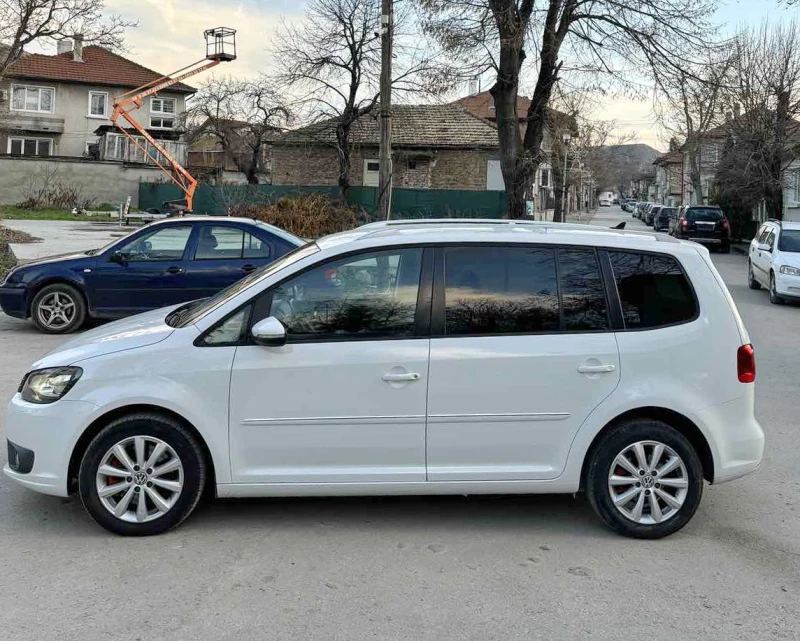 VW Touran 2.0 TDI   140 кс FACELIFT  НОВ ВНОС , снимка 8 - Автомобили и джипове - 48369670