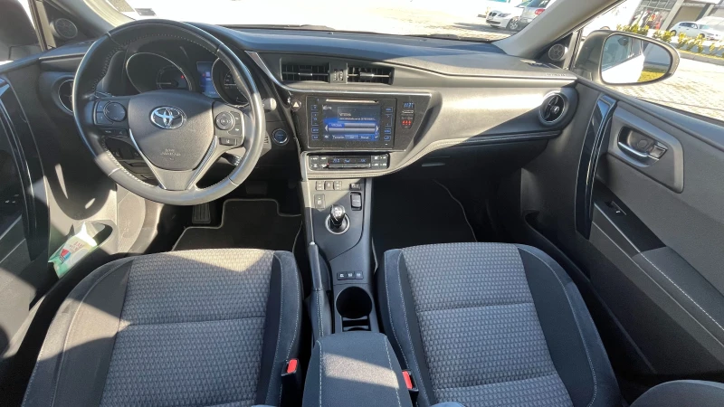 Toyota Auris HYBRID 1.8, снимка 5 - Автомобили и джипове - 48754000