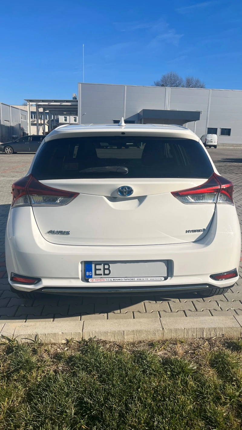 Toyota Auris HYBRID 1.8, снимка 2 - Автомобили и джипове - 48754000