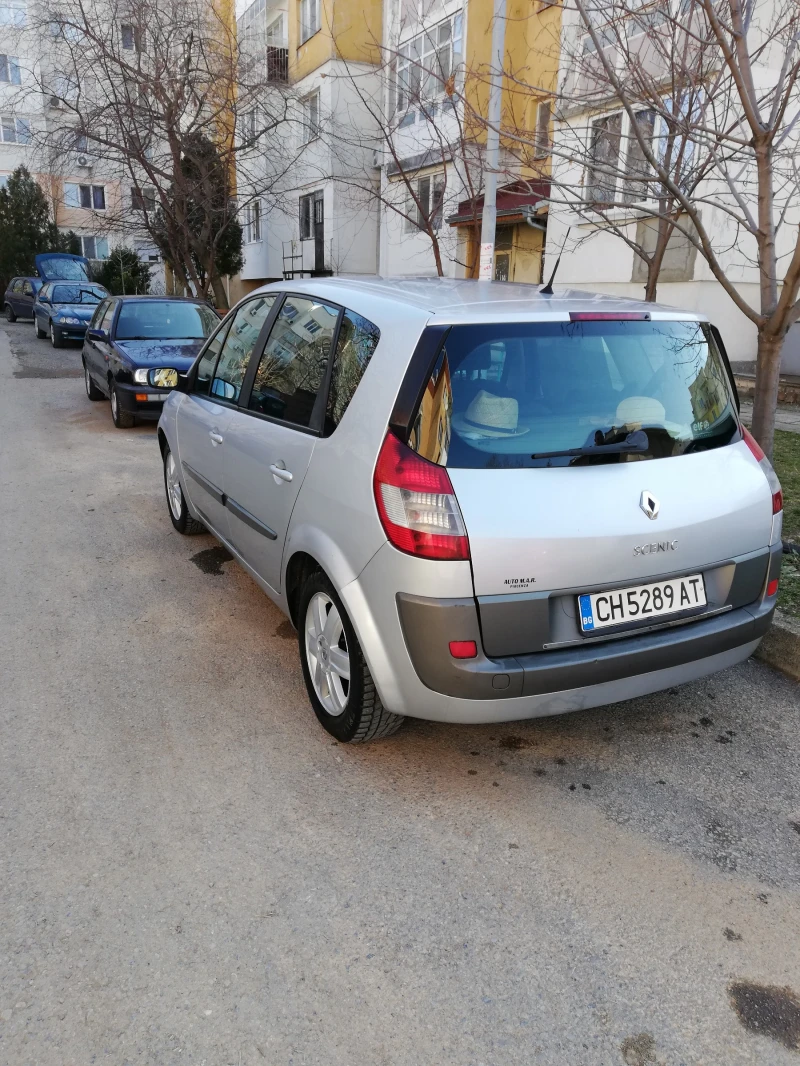 Renault Scenic, снимка 3 - Автомобили и джипове - 49405256