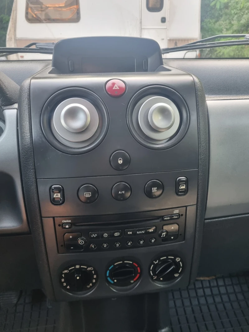 Citroen Berlingo 1.6 HDI, снимка 7 - Автомобили и джипове - 51347494