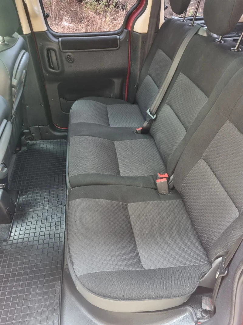 Citroen Berlingo 1.6 HDI, снимка 16 - Автомобили и джипове - 51347494
