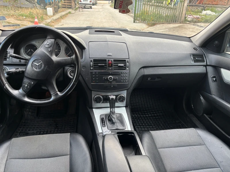 Mercedes-Benz C 220, снимка 6 - Автомобили и джипове - 52437527