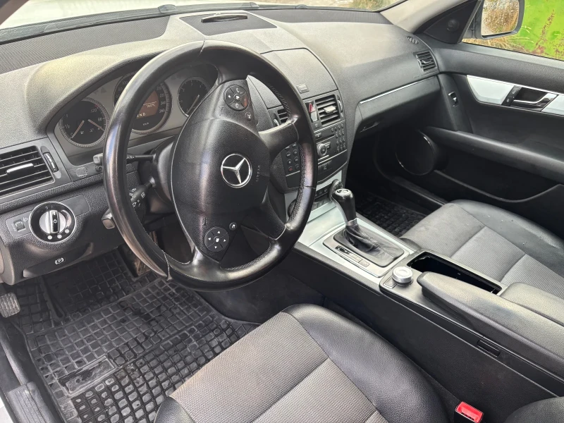 Mercedes-Benz C 220, снимка 5 - Автомобили и джипове - 52437527