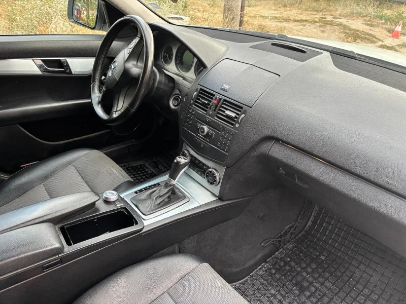 Mercedes-Benz C 220, снимка 7 - Автомобили и джипове - 52437527