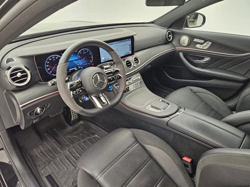 Mercedes-Benz E 53 AMG 4MATIC+ Sedan, снимка 8 - Автомобили и джипове - 52194578