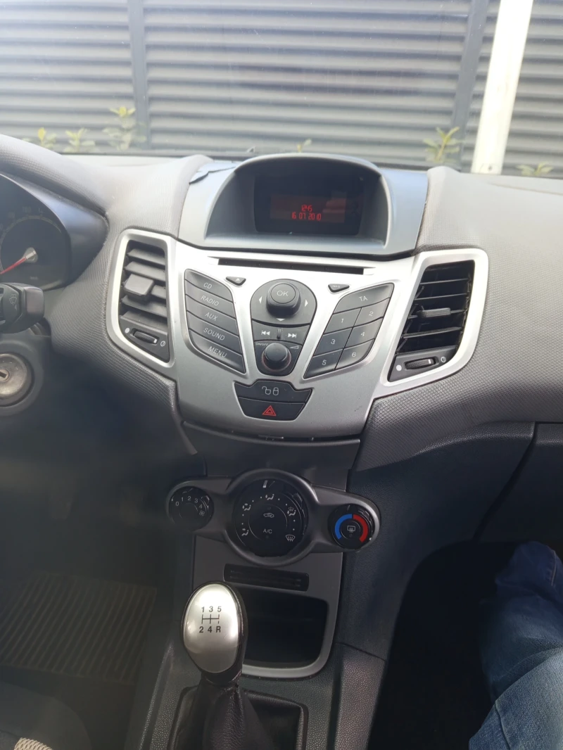 Ford Fiesta 1.4 LPG, снимка 15 - Автомобили и джипове - 52962512