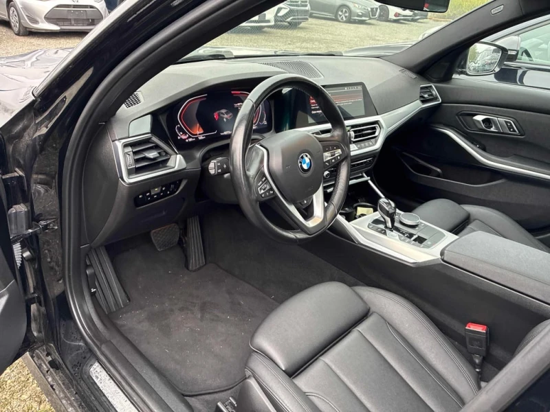 BMW 330 * 330i xDrive * CARFAX * БЕЗ ПЪРВОНАЧАЛНА ВНОСКА, снимка 5 - Автомобили и джипове - 53141939