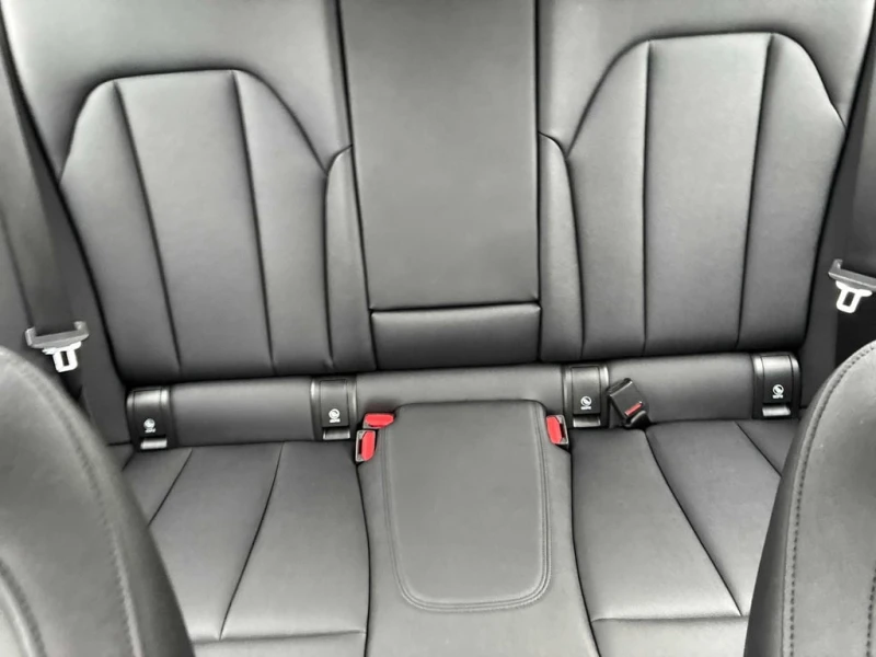 BMW 330 * 330i xDrive * CARFAX * БЕЗ ПЪРВОНАЧАЛНА ВНОСКА, снимка 11 - Автомобили и джипове - 53141939