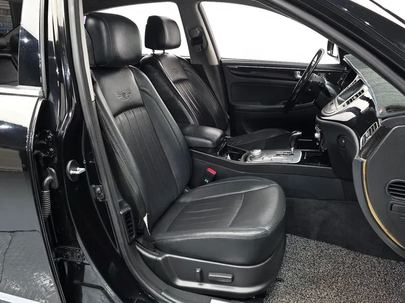 Hyundai Genesis 3.3, снимка 10 - Автомобили и джипове - 54615976