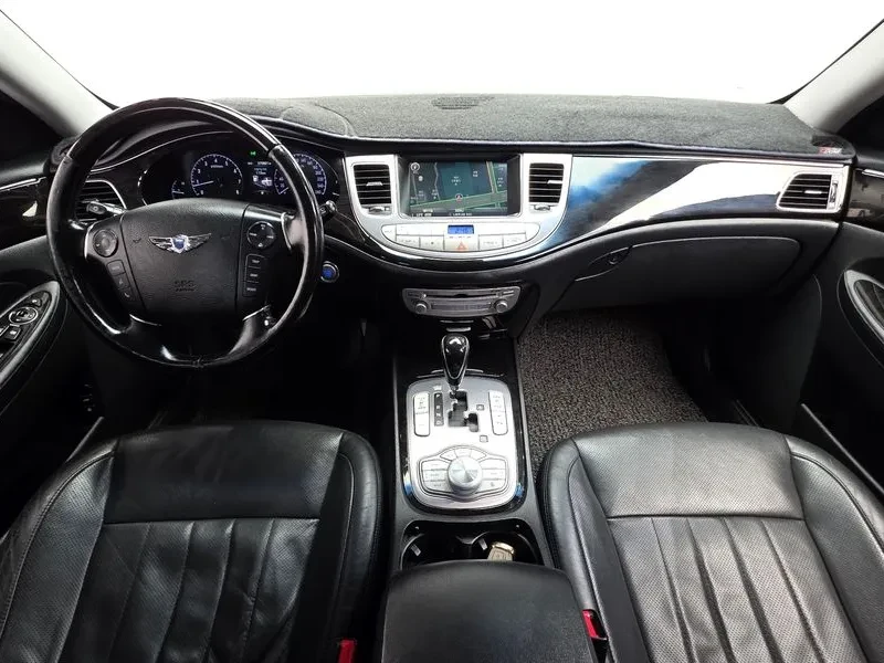 Hyundai Genesis 3.3, снимка 7 - Автомобили и джипове - 54615976