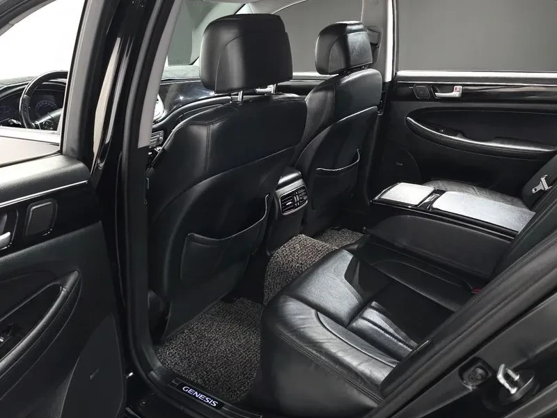 Hyundai Genesis 3.3, снимка 12 - Автомобили и джипове - 54615976