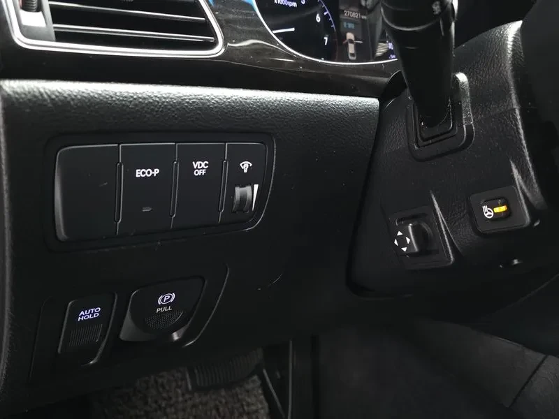 Hyundai Genesis 3.3, снимка 14 - Автомобили и джипове - 54615976