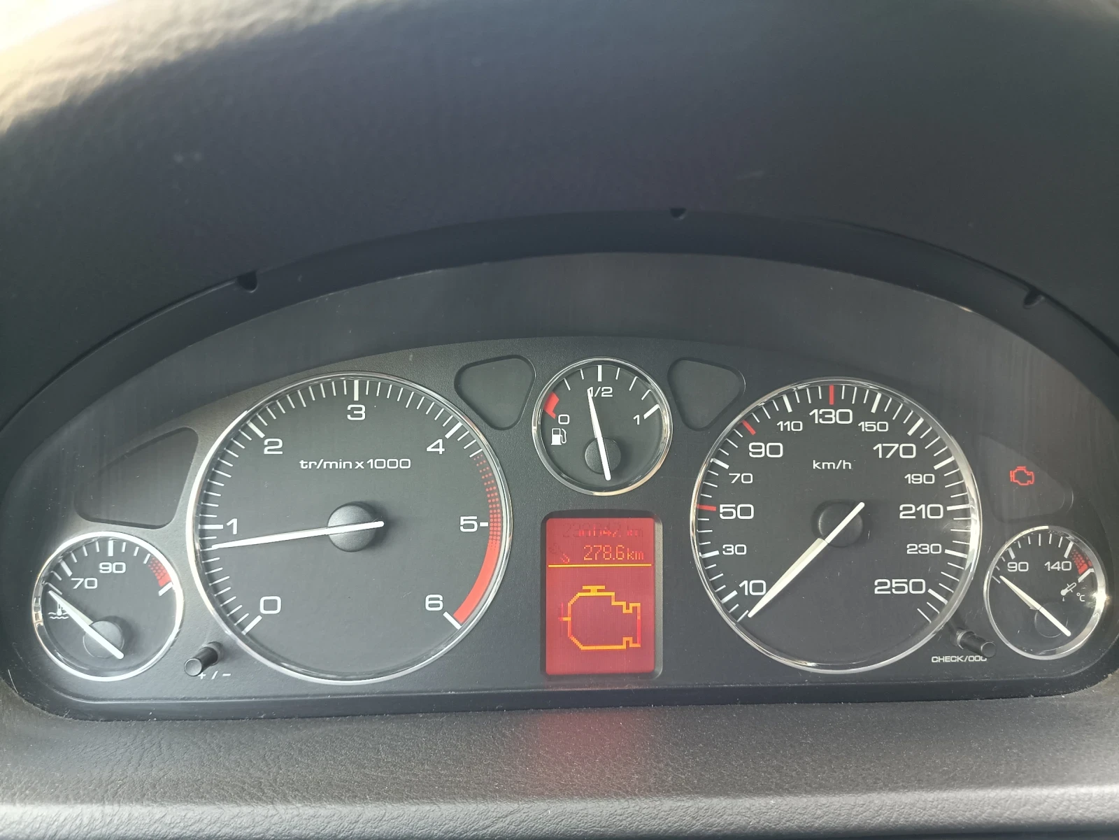 Peugeot 407 2.0HDI - изображение 7