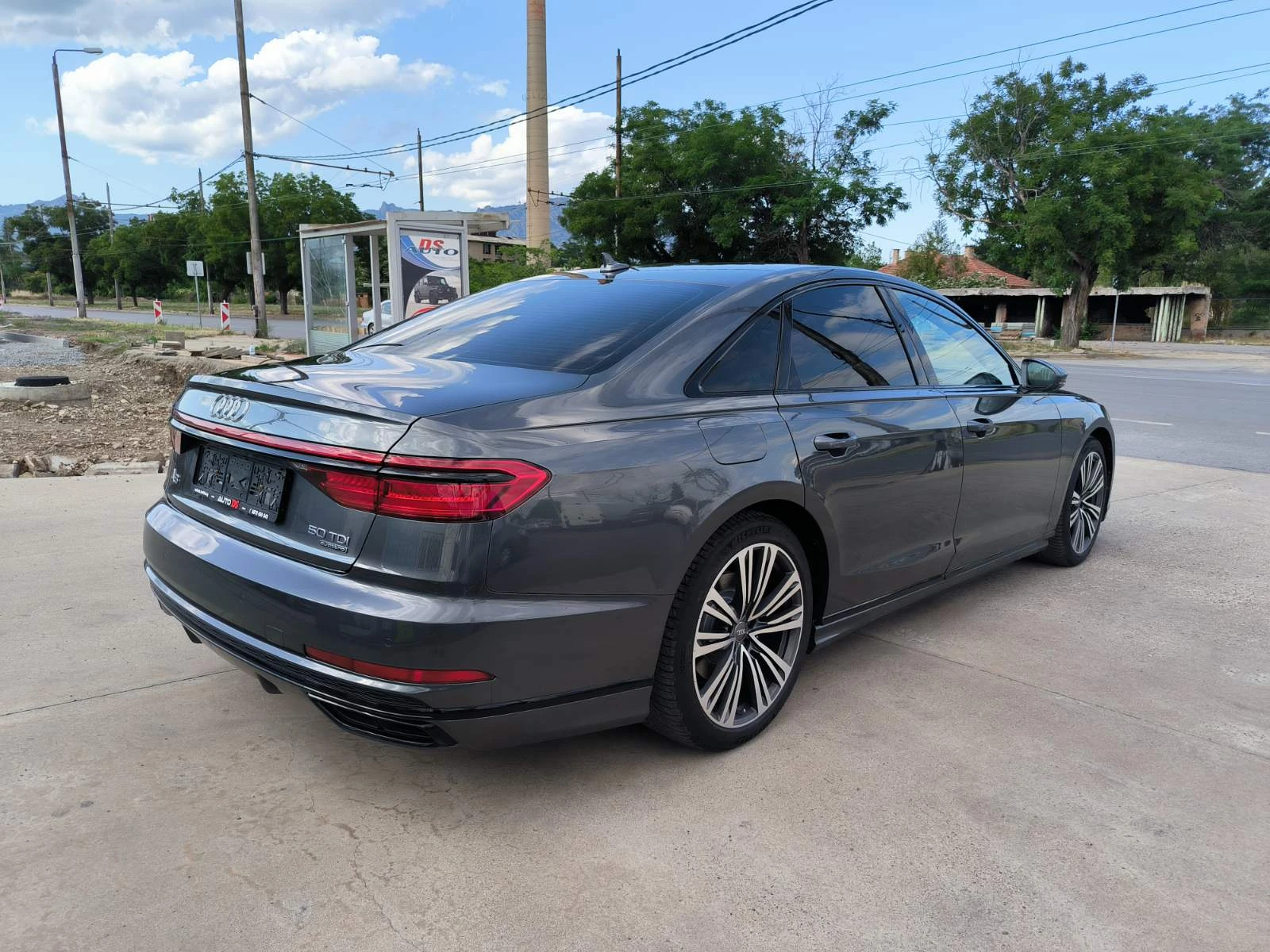 Audi A8 50TDI-HYBRID-Navi-Kamera-Panorama-Keyless-Vakum - изображение 5