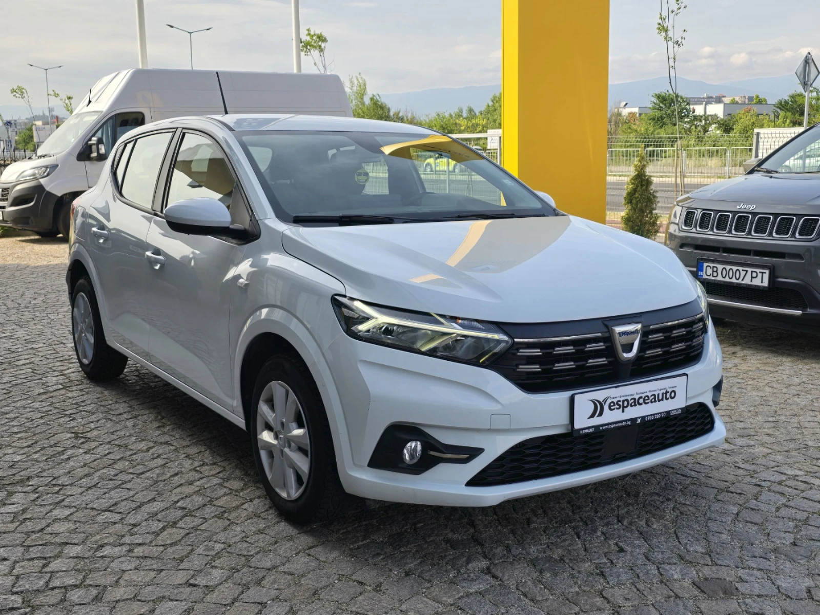 Dacia Sandero 999куб.см/100 к.с./Eco-G - изображение 3