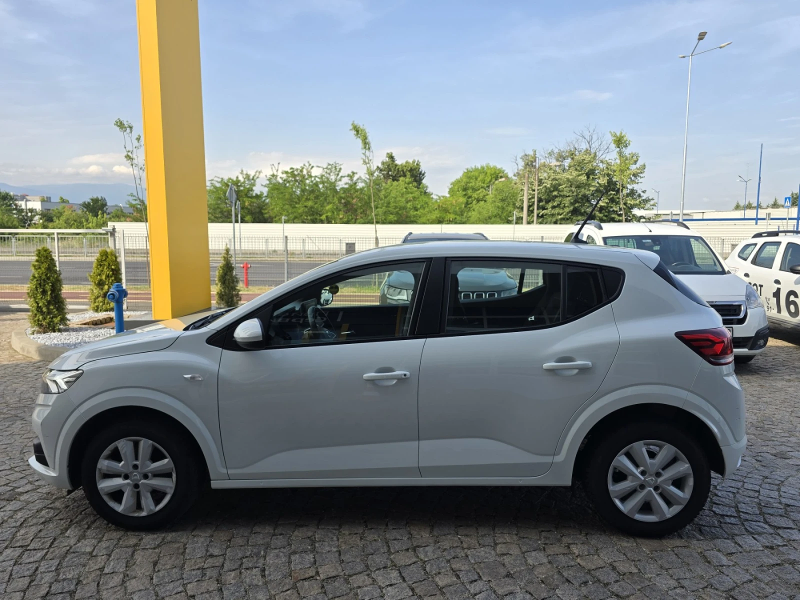 Dacia Sandero 999куб.см/100 к.с./Eco-G - изображение 4