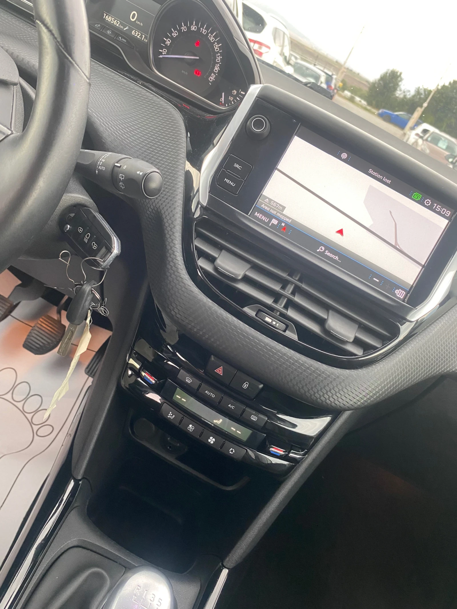 Peugeot 2008 1.6D 120HP 2017/08M  /  | Mobile.bg   15