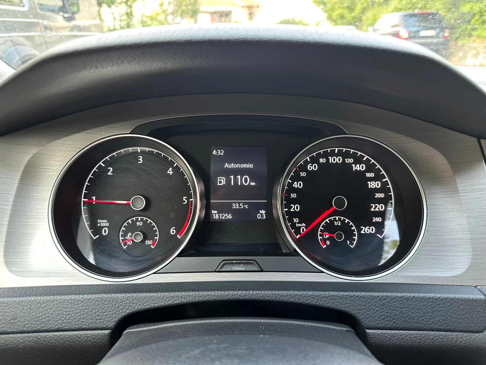 VW Golf 1.6 TDI | Mobile.bg   13