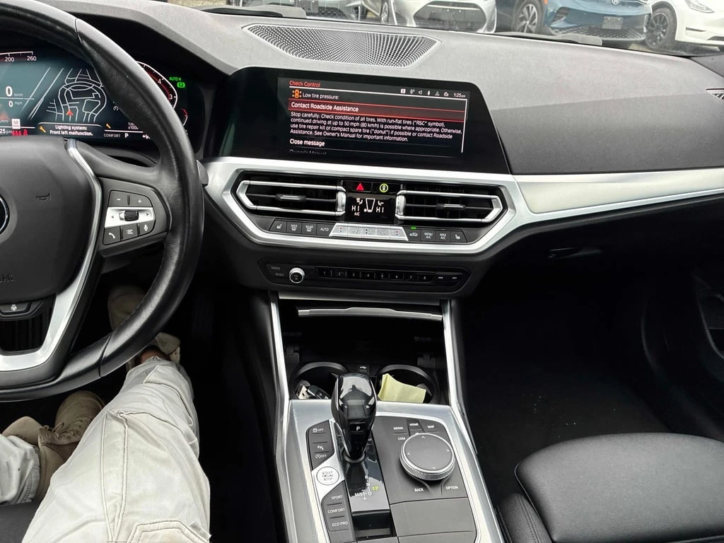 BMW 330 * 330i xDrive * CARFAX * БЕЗ ПЪРВОНАЧАЛНА ВНОСКА - изображение 9