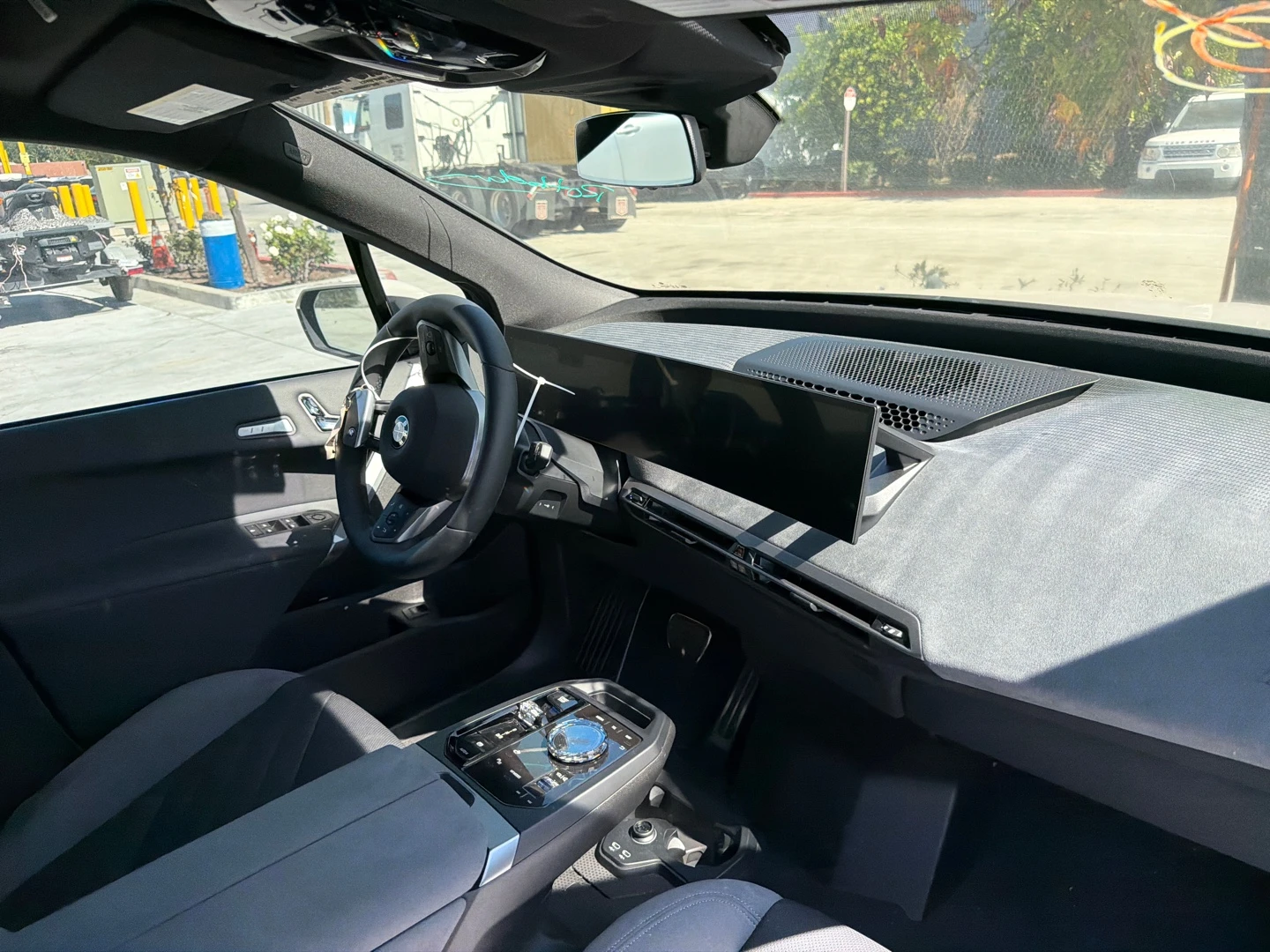 BMW iX 45 * Facelift 2026 * ///M Pack * 95kWh, снимка 9 - Автомобили и джипове - 53807169